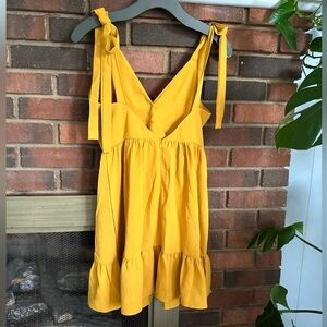 🛍️ Shein muster yellow dress very cute and. Excellent condition.